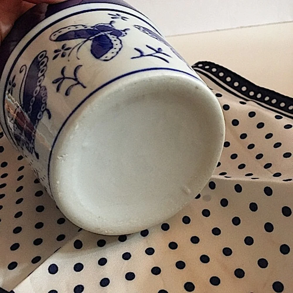 Vintage Retro Mod Farmhouse Asian Blue White Ceramic Butterfly Pot vase